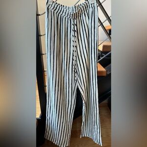 SouthMoonUnder Straight Leg Pant in White with Black Stripe Size Small